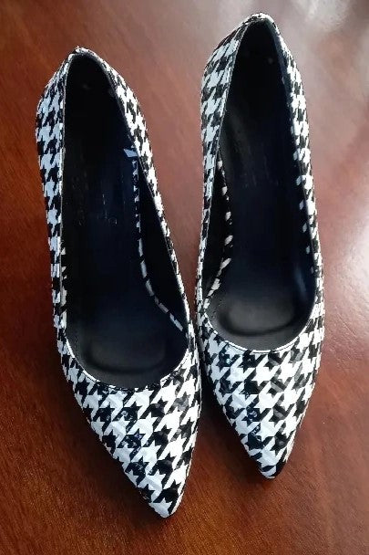 Black and White Dog Tooth Print Heels